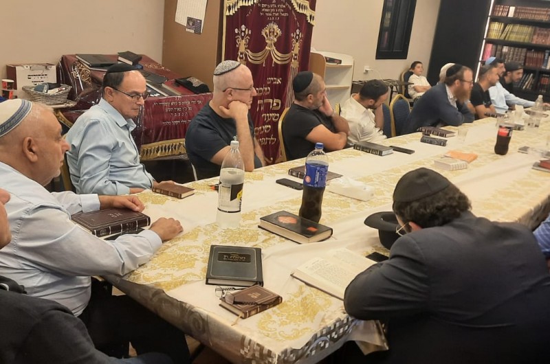 בשיעור השבועי: מה היא 'אם כל הפצצות' ברוחניות? | האזינו בשיעור השבועי: מה היא 'אם כל הפצצות' ברוחניות? | האזינו