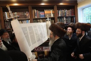 הכנסת ספר תורה לע"נ הגאון הרב יואל כהן ז"ל בבורו-פארק