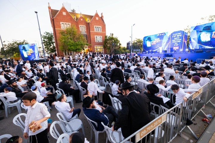 אלפי אבות ובנים בכנס יום ההילולא המרכזי בכפר חב אלפי אבות ובנים בכנס יום ההילולא המרכזי בכפר חב