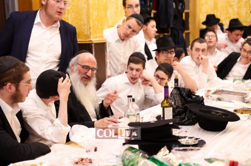 משפיע על דור העתיד: תלמידי התמימים התוועדו בזאל הקטן ב-770 שבניו יורק לרגל יום ההילולא של נשי משפיע על דור העתיד: תלמידי התמימים התוועדו בזאל הקטן ב-770 שבניו יורק לרגל יום ההילולא של נשי