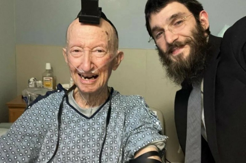 מהנדס הטילים היהודי ביקש להניח תפילין לראשונה בגיל 98 מהנדס הטילים היהודי ביקש להניח תפילין לראשונה בגיל 98