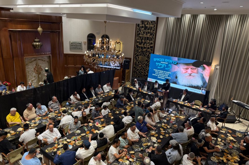 מאות מתושבי טבריה בהתוועדות התעוררות ביום ג' בתמוז מאות מתושבי טבריה בהתוועדות התעוררות ביום ג' בתמוז
