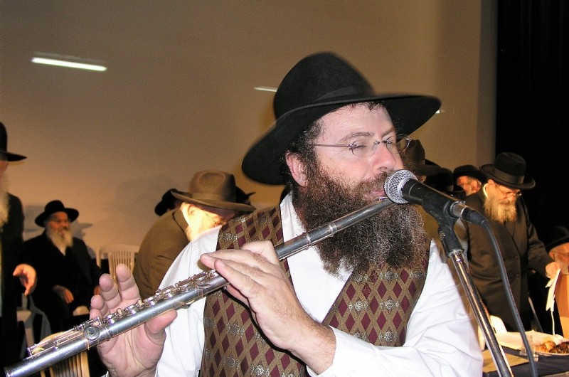 שימח תמיד: קטעי וידאו מהחסיד המוזיקאי ר' אבי פיאמנטה ז שימח תמיד: קטעי וידאו מהחסיד המוזיקאי ר' אבי פיאמנטה ז
