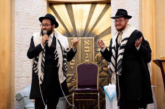 האחים ששונקין שנשואים לאחיות חגגו ברית מילה כפולה האחים ששונקין שנשואים לאחיות חגגו ברית מילה כפולה