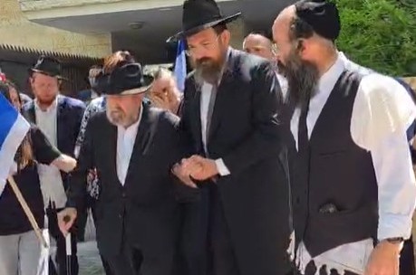'אני מאמין' קורע לב: הלוויית הקדוש משה שמואל נול הי 'אני מאמין' קורע לב: הלוויית הקדוש משה שמואל נול הי