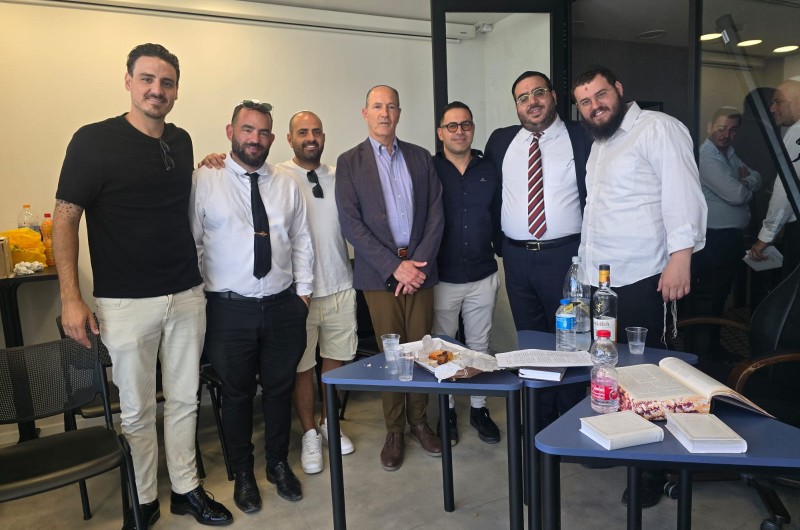 שגריר פנמה בישראל עזרא כהן השתתף בשיעור שהפך לכבוד י שגריר פנמה בישראל עזרא כהן השתתף בשיעור שהפך לכבוד י