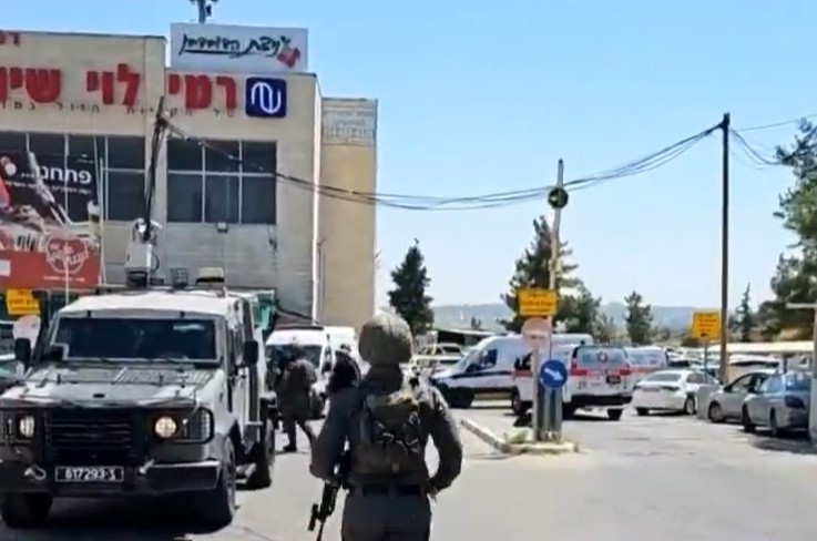פיגוע בצומת גוש עציון; פצוע אנוש, המחבלים נוטרלו פיגוע בצומת גוש עציון; פצוע אנוש, המחבלים נוטרלו