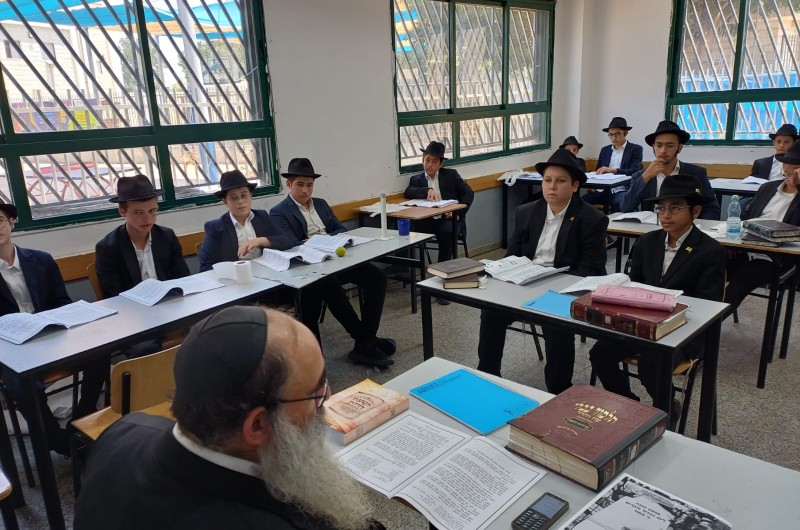 התלמידים הרשימו והמשפיעים התפעלו: נחת חסידי בת התלמידים הרשימו והמשפיעים התפעלו: נחת חסידי בת