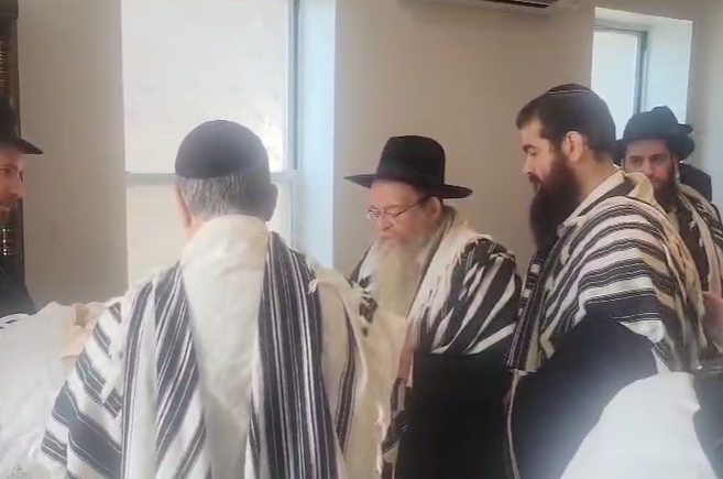 ברית מרגשת בקראון הייטס: ברית מרגשת בקראון הייטס: