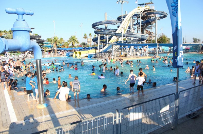 אלפים מילדי ה'פנסאים' ואבותיהם ביום כיף ב'ימית 2000' אלפים מילדי ה'פנסאים' ואבותיהם ביום כיף ב'ימית 2000'