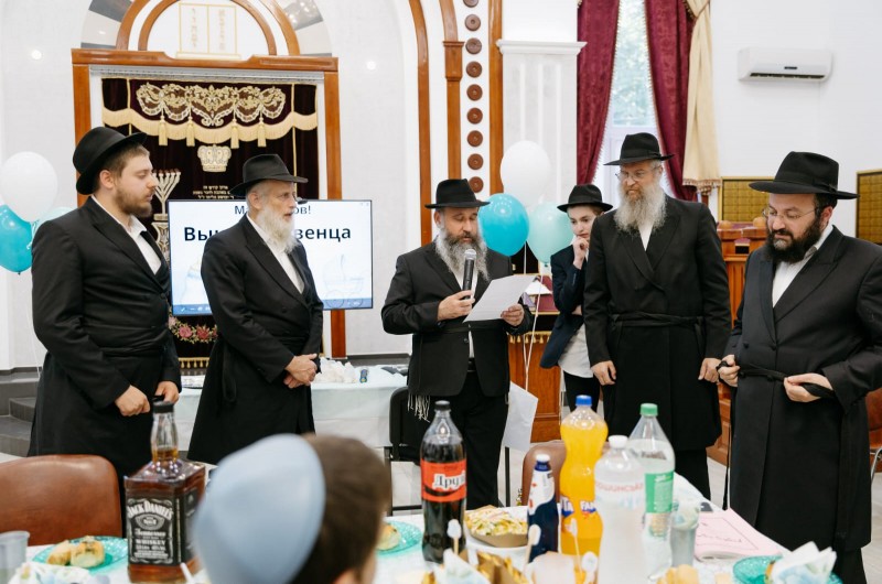 חסר תקדים: מעמד פדיון הבן מרגש ל-24 בכורות אוקראינים חסר תקדים: מעמד פדיון הבן מרגש ל-24 בכורות אוקראינים