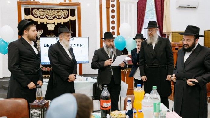 חסר תקדים: מעמד פדיון הבן מרגש ל-24 בכורות אוקראינים