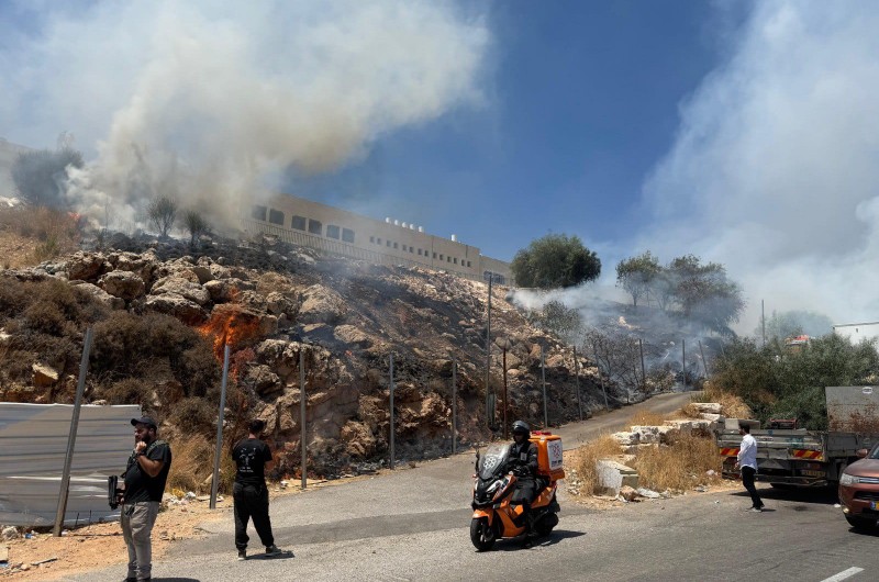 שריפת קוצים בסמיכות לישיבת חב שריפת קוצים בסמיכות לישיבת חב