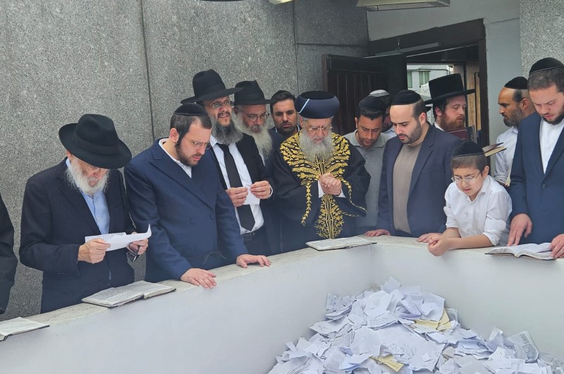 הרב הראשי לישראל הרב דוד יוסף שליט״א הגיע לאוהל הק׳ הרב הראשי לישראל הרב דוד יוסף שליט״א הגיע לאוהל הק׳