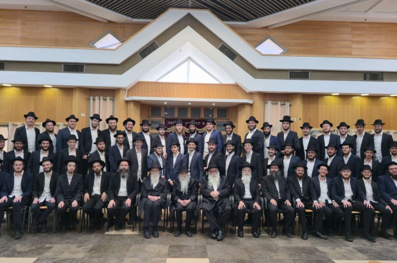 רגע לפני היציאה לשליחות: תלמידי שיעור ג' בתות