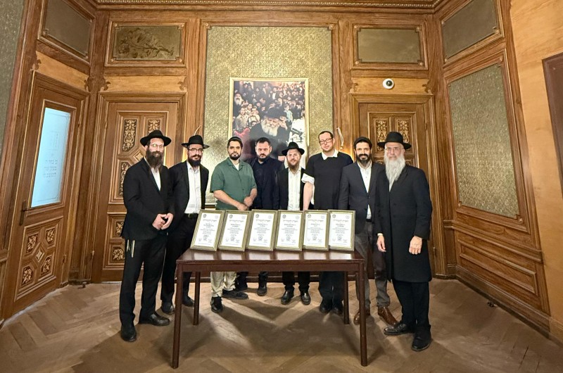 כולל האברכים בהמבורג בגרמניה הסמיך ששה סופרי סת כולל האברכים בהמבורג בגרמניה הסמיך ששה סופרי סת