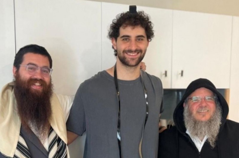בדרכו למכללה: שחקן הכדורסל הישראלי ביקר בבית חב בדרכו למכללה: שחקן הכדורסל הישראלי ביקר בבית חב