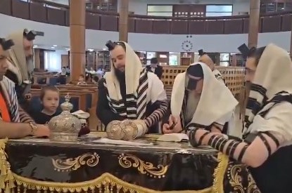 במזל טוב: רב בית חב