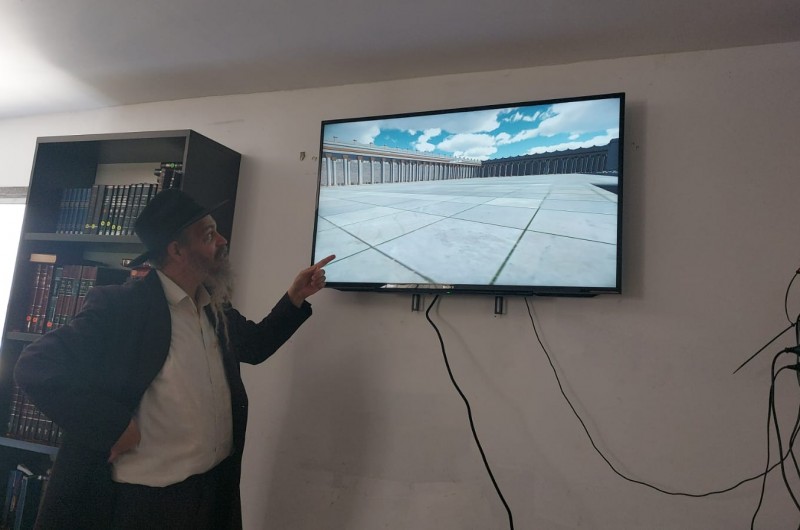 שיעור מיוחד על בית המקדש בליווי מצגת, נמסר ללומדי כולל 'תפארת לוי יצחק' בבית חב