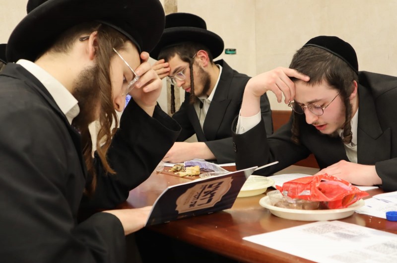 מבחן למאות בני ישיבות בתורת הרבי ע מבחן למאות בני ישיבות בתורת הרבי ע