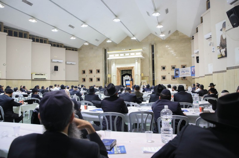 מושב מיוחד ב מושב מיוחד ב
