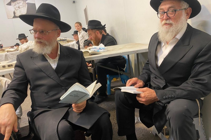 אֵיכָה יָשְׁבָה בָדָד: אמירת הקינות בבתי הכנסת בכפר חב אֵיכָה יָשְׁבָה בָדָד: אמירת הקינות בבתי הכנסת בכפר חב