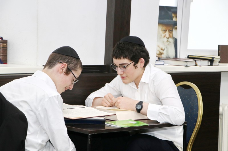 בישיבת בני השלוחים אוקראינה סיימו שנה