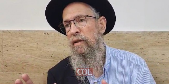 שני עלונים שהתגלגלו בצום ט' באב, קושיות על סיפור 'קמצא ובר קמצא' ושנאת חינם, מול אהבת חינם אמיתית | 'בדידי הווא עובדא' מרגש בהגשת הרב שמעון זוננפלד, בסיום השיעור של הרב בצלאל מזרחי בנחל'ה. צפו: