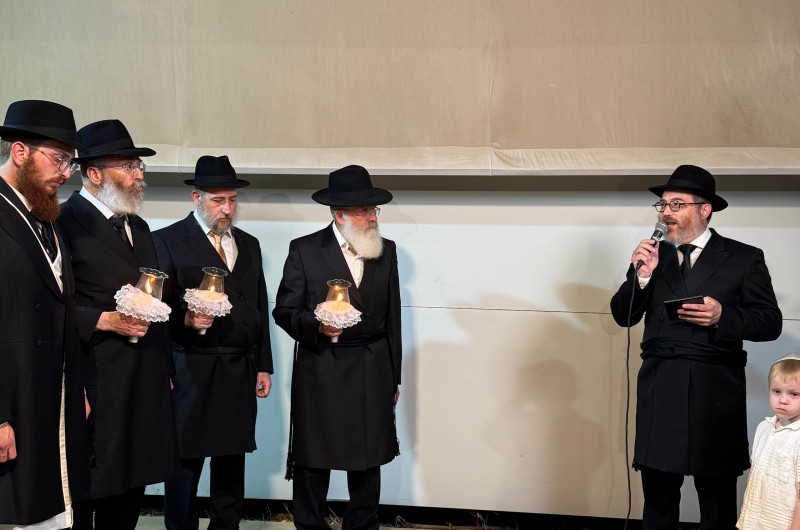 באוהל האירועים בכפר חב''ד נערכת הערב חתונת הת' שמעון רבינוביץ בן הרב שלמה זלמן וחנה רבינוביץ מירושלים, עב