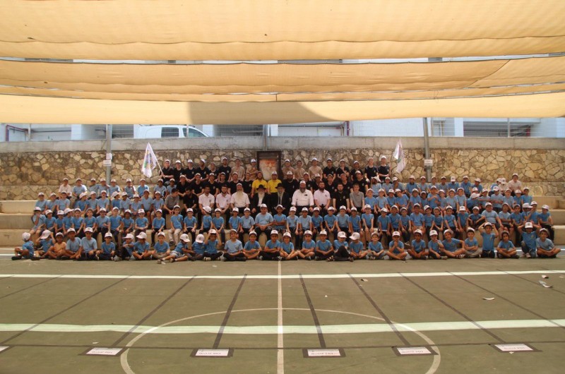 חניכי 'גן ישראל' רחובות התכנסו לתמונה עוצמתית - עם המרא דאתרא הרב גלוכובסקי שליט