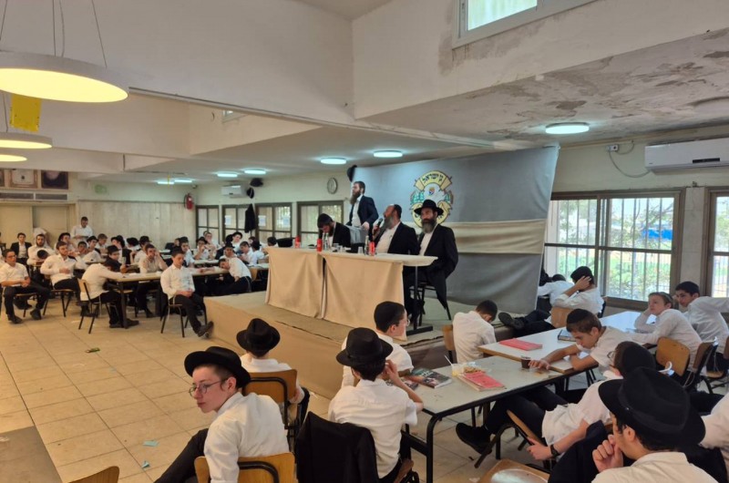 דיבייט סוער וקולולם מרומם: ימים עמוסים וגדושים ב'מתיבתא'