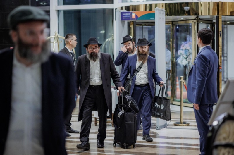 בוקר באלמא אטא: המוני אנ