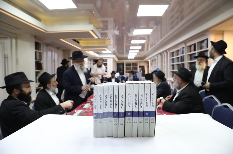 התוועדות לרגל השקת הסדרה 