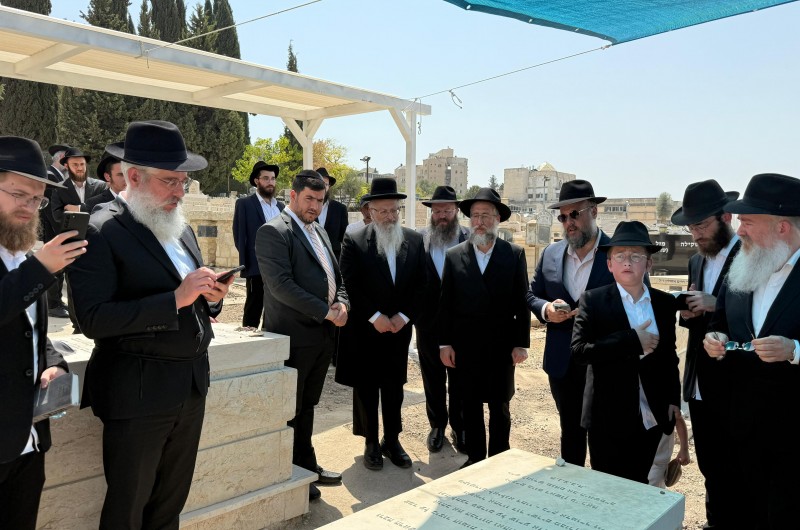 ביארצייט ה-23: עלייה לקברו של הרב לוי ביסטריצקי ז