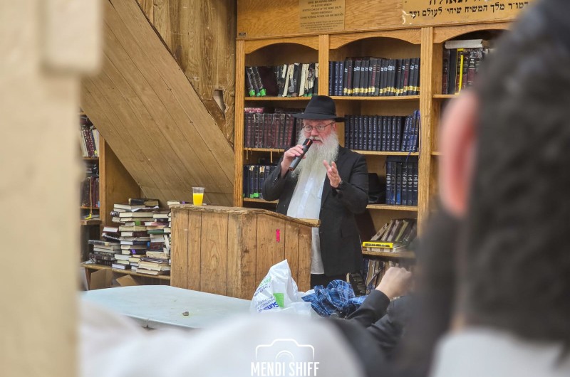 הרב יחיאל קוצר מסר את השיעור השבועי בגאומ