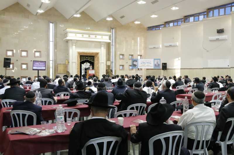 המזגנים פועלים: היום מעמד 