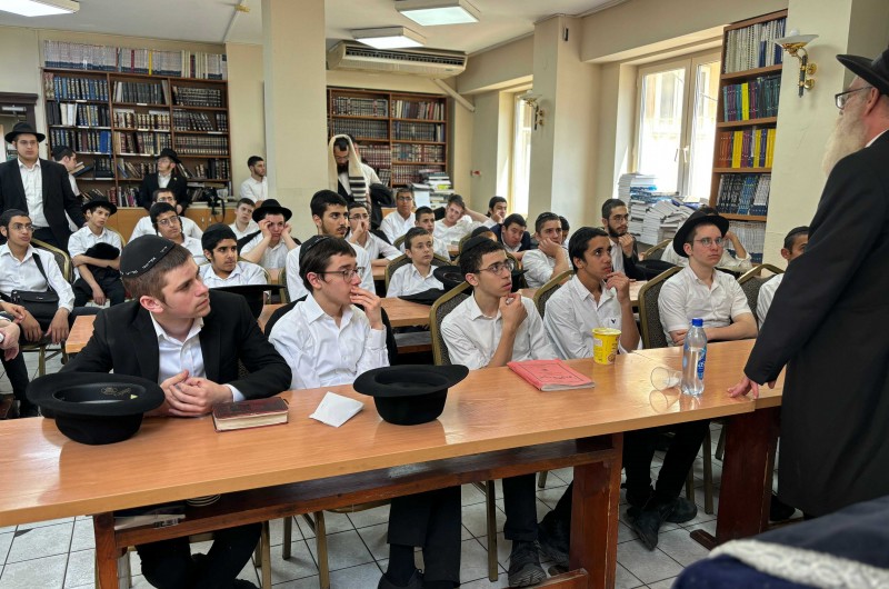על הציון הקד' באלמא-אטא נפתחה ישיבת קיץ של אור יהודה