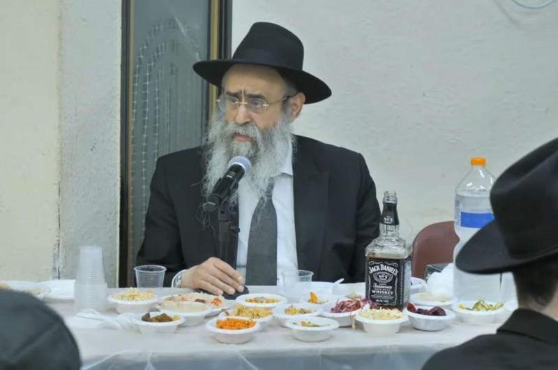 שידור ישיר: התוועדות כ' אב עם הרב גלוכובסקי והרב דברוסקין