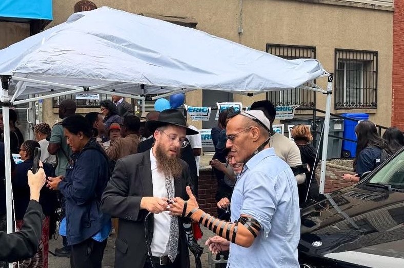 אור לגויים: חסידי חב