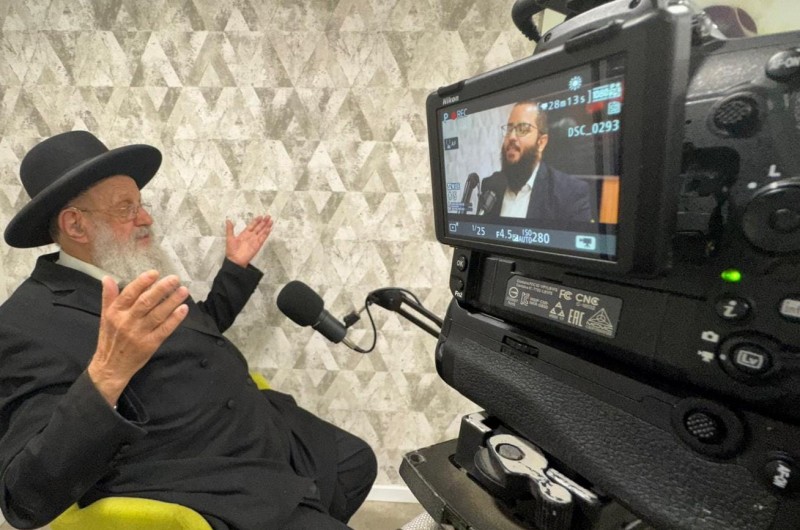 כך בלם הרבי הוצאת תלמידים מבית ספר | מנחם כהן מארח