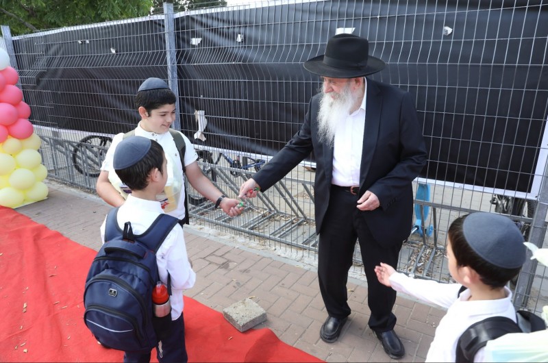 כבר קרוב ליובל שנה: המנהל הוותיק והמייסד של חיידר 