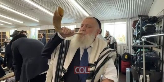 חיזוק האמונה: איש החסד הרב דוד דרלי, בתקיעת שופר לאחר תפילת שחרית, סמוך לאוהל הקדוש של הרבי בניו יורק