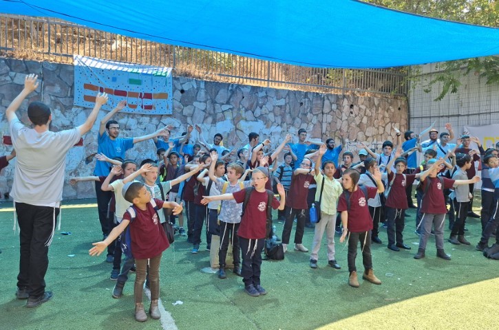 בירושלים מסכמים: תיעוד ענק מקעמפ 'גן ישראל תורת אמת'