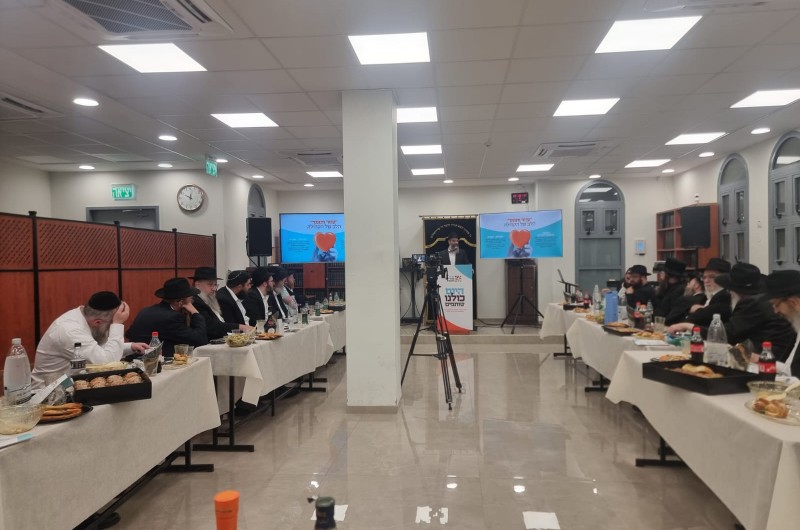 בבית הכנסת חב