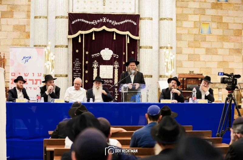 מאות משתתפים בפאנל הרבנים בכנס 'מדברים חינוך' | תיעוד