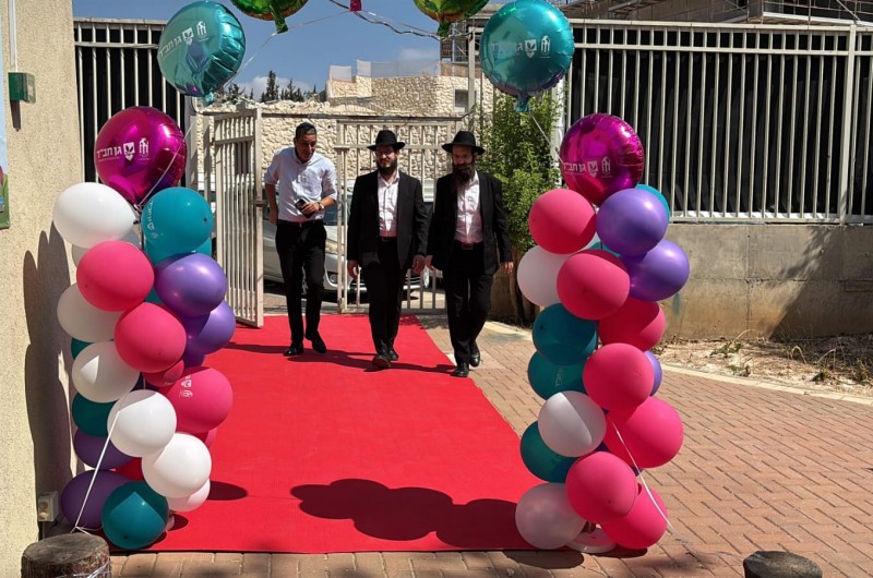 רבבות תלמידים, מאות מוסדות חינוך: כך פתחו את השנה בחב