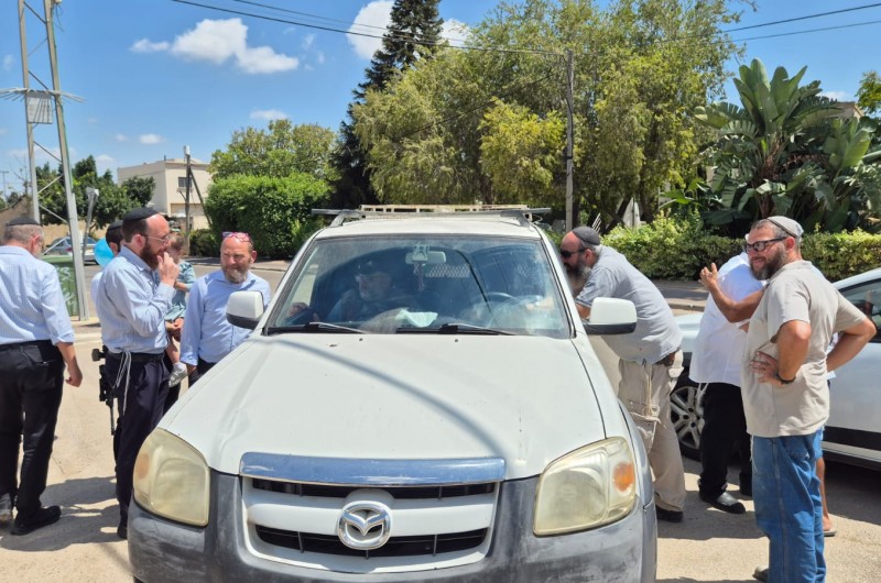 כמעט חודשיים אחרי התקיפה: שאול דורוב חזר לביתו בכפר חב