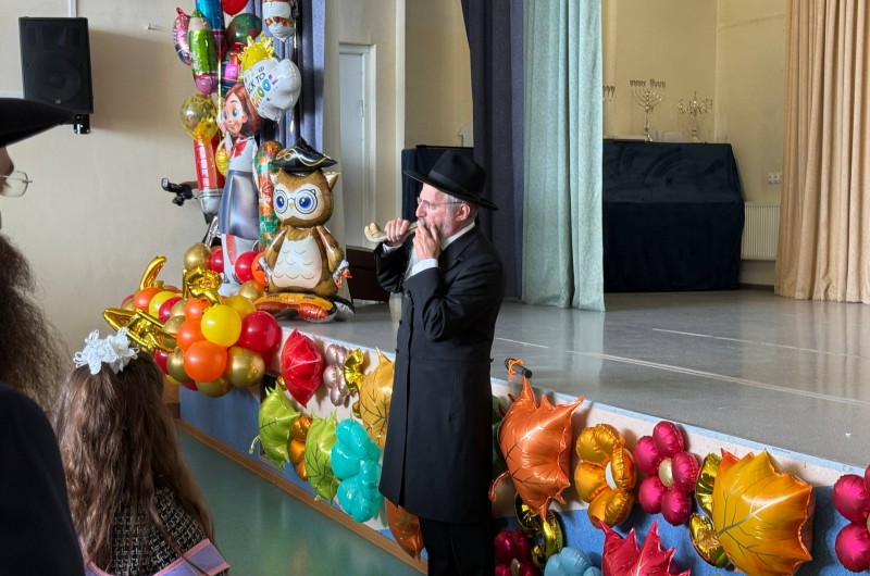 רבה של רוסיה - השליח הרב בערל לאזאר פותח את שנה