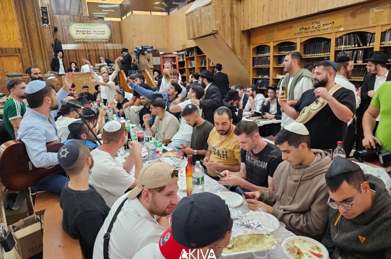 עם הזמר עומרי גורן: משלחת חב