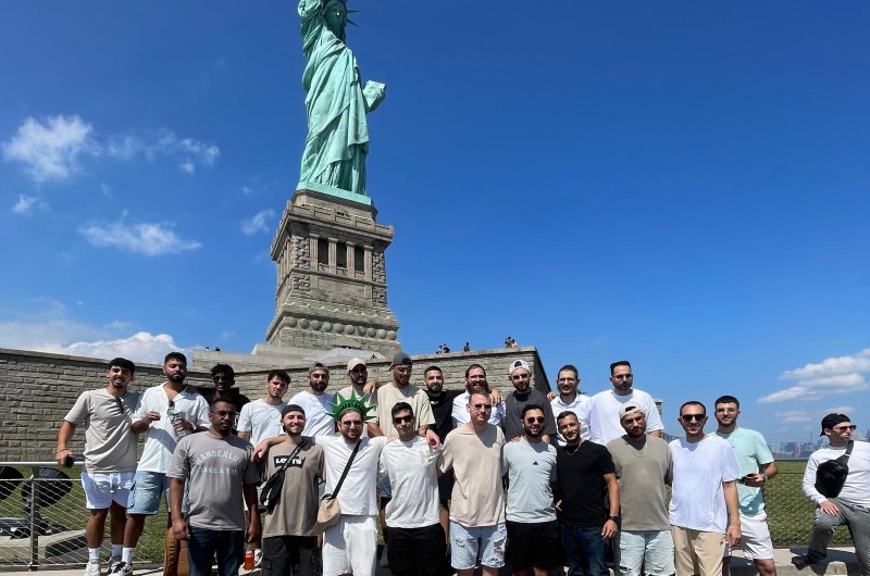כבשו את האי: קבוצת סטודנטים מ'חב